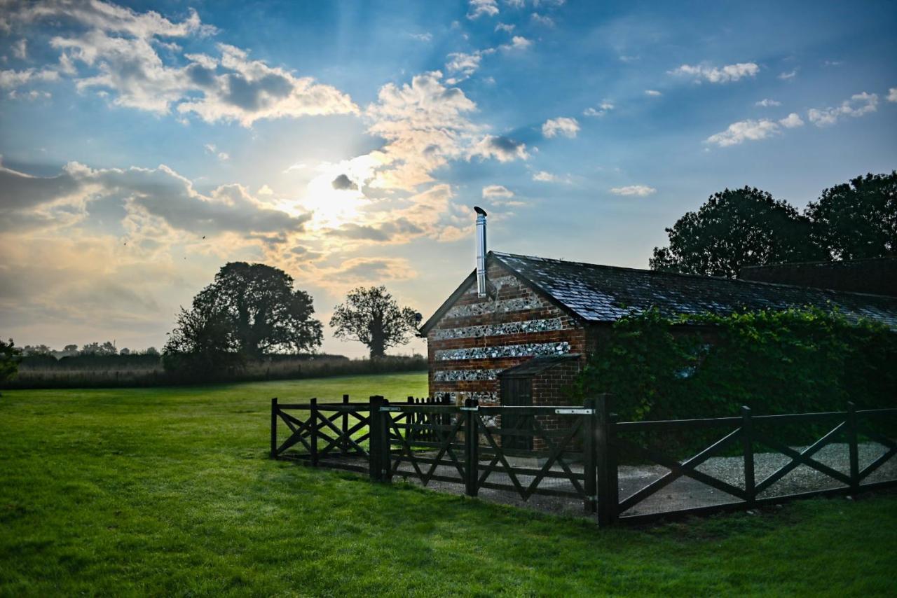 The Tool Shed Villa Wimborne Minster Bagian luar foto